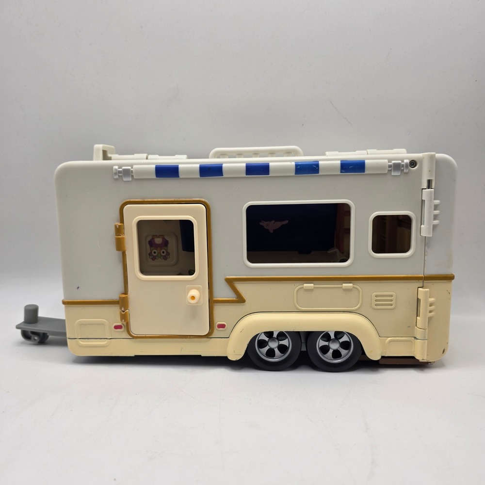 Bluey Caravan Adventures Playset Kids Cream Camper Van RV Toy Camping Fun RV